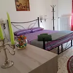 Dietro L'angolo *