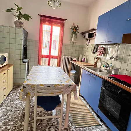 Lägenhet Dietro L'angolo *