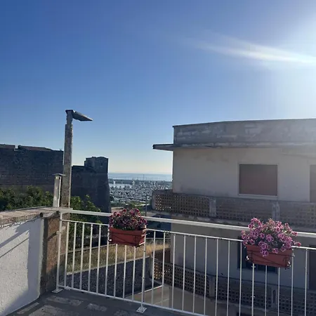 Dietro L'angolo