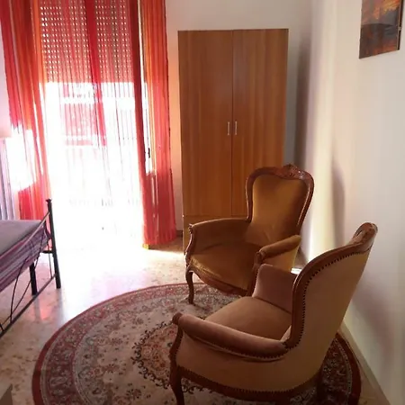 Dietro L'angolo אוטרנטו