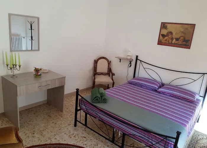 Lägenhet Dietro L'angolo